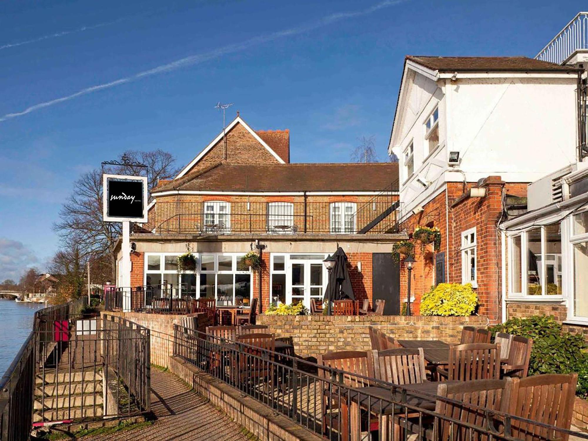 Sunday London Staines-Upon-Thames Heathrow T5 Ξενοδοχείο Εξωτερικό φωτογραφία